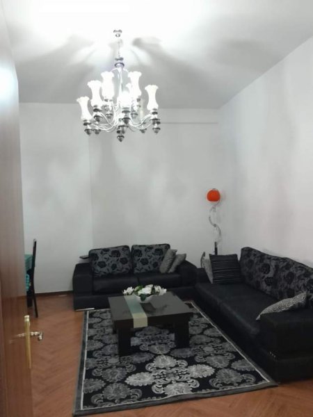 Tirane, jepet me qera apartament 2+1 Kati 1, 115 m² 450 Euro (Unaza e Re)