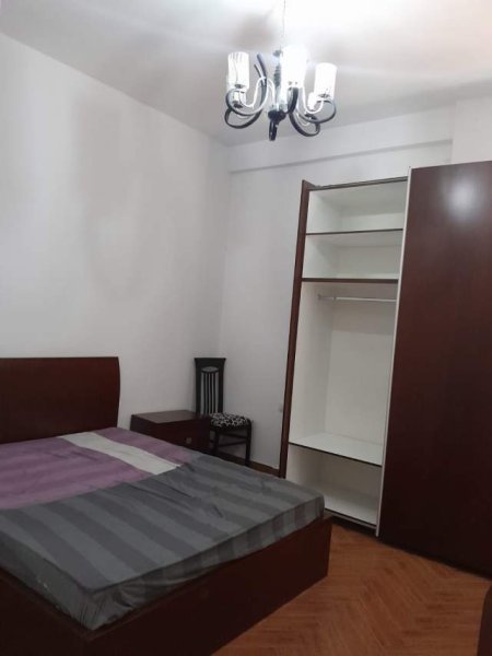 Tirane, jepet me qera apartament 2+1 Kati 1, 115 m² 450 Euro (Unaza e Re)