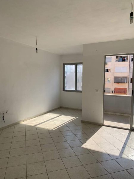 Tirane, jepet me qera apartament 2+1+BLK Kati 6, 125 m² 35.000 Leke (prane bar Artisti)