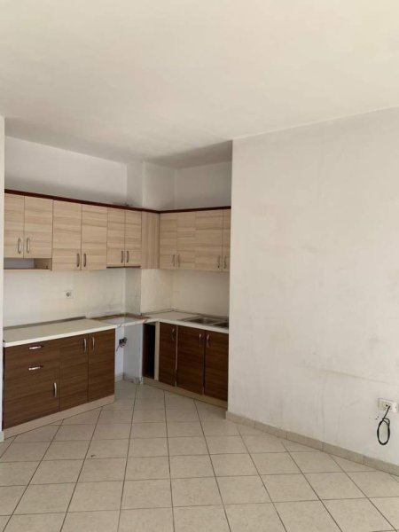 Tirane, jepet me qera apartament 2+1+BLK Kati 6, 125 m² 35.000 Leke (prane bar Artisti)