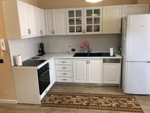 Tirane, jepet me qera apartament 2+1+BLK Kati 4, 95 m² 500 Euro (rruga Kongresi Manastirit)