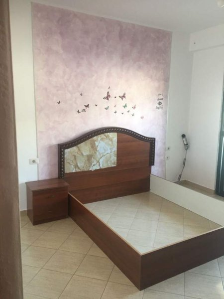 Tirane, jepet me qera apartament 2+1+BLK Kati 4, 141 m² 500 Euro (Rruga Peti)