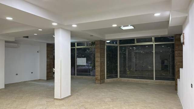 Tirane, jepet me qera ambjent biznesi Kati 2, 200 m² 1.600 Euro (Hoxha Tasim)