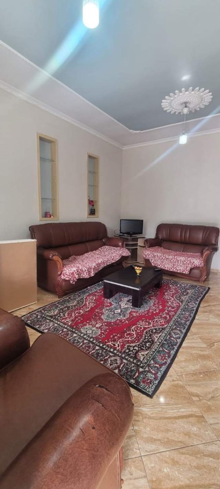 Tirane, jepet me qera apartament 2+1+A+BLK Kati 2, 100 m² 320 Euro (Ish parku i autobuzave)