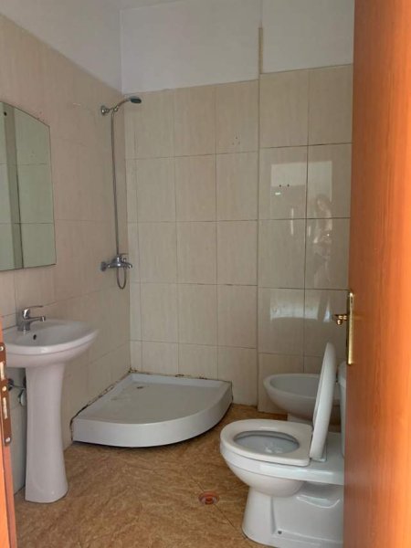 Tirane, jepet me qera apartament 2+1+BLK Kati 6, 125 m² 35.000 Leke (prane bar Artisti)