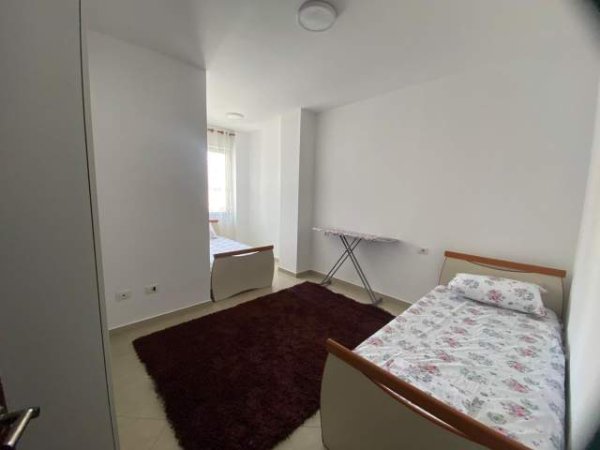 Tirane, jepet me qera apartament 2+1 Kati 4, 117 m² 600 Euro (Don Bosko)