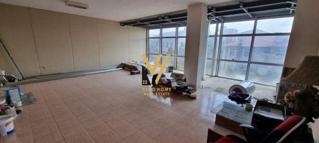 Tirane, jepet me qera ambjent biznesi Kati 1, 250 m² 1.800 Euro (kinostudio)