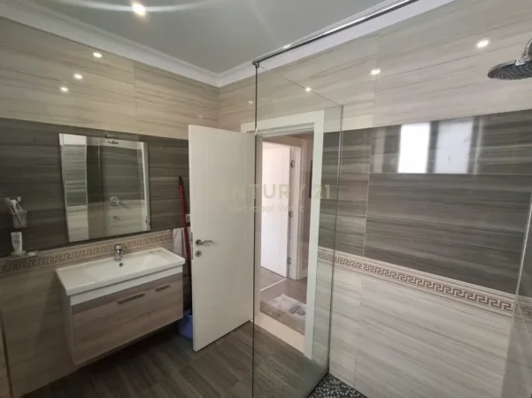 Tirane, jepet me qera apartament 2+1 Kati 4, 109 m² 650 € (shkolla e baletit)