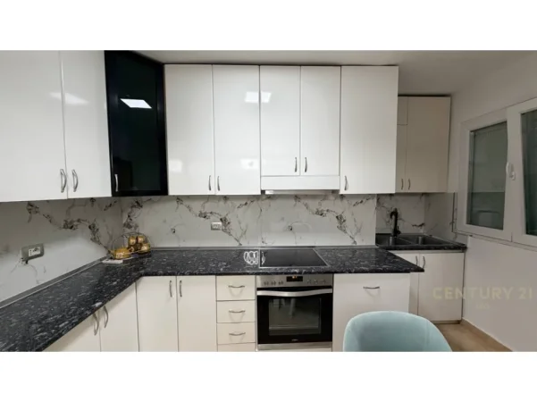 Tirane, jepet me qera apartament 1+1 Kati 2, 56 m² 56 € (ish parku 21 dhjetori)
