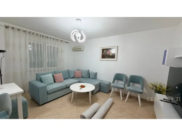 Tirane, jepet me qera apartament 1+1 Kati 2, 56 m² 56 € (ish parku 21 dhjetori)