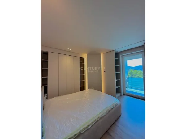 Tirane, jepet me qera apartament 1+1 Kati 7, 65 m² 1.000 € (myslym shyri)