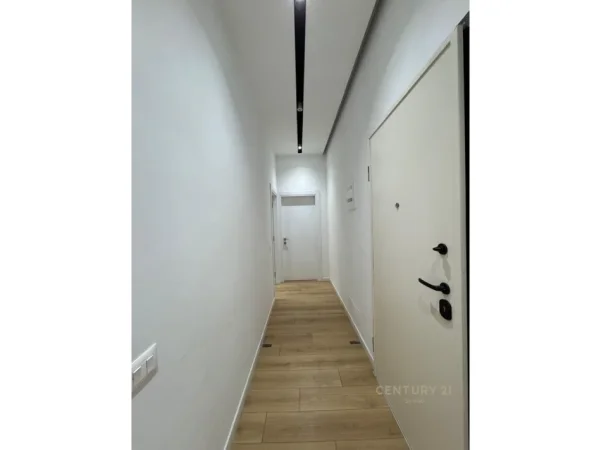 Tirane, jepet me qera apartament 2+1+Ballkon Kati 3, 106 m² 1.200 € (21 dhjetori)