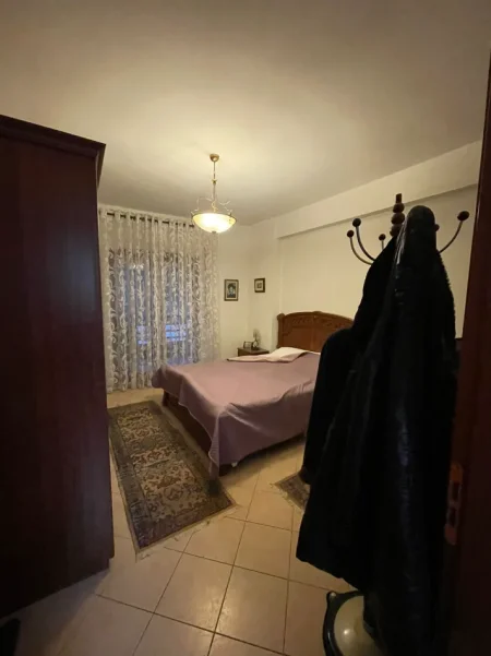 Tirane, jepet me qera apartament 2+1 Kati 4, 116 m² 700 € (Garden Building, Rruga e Kavajës)