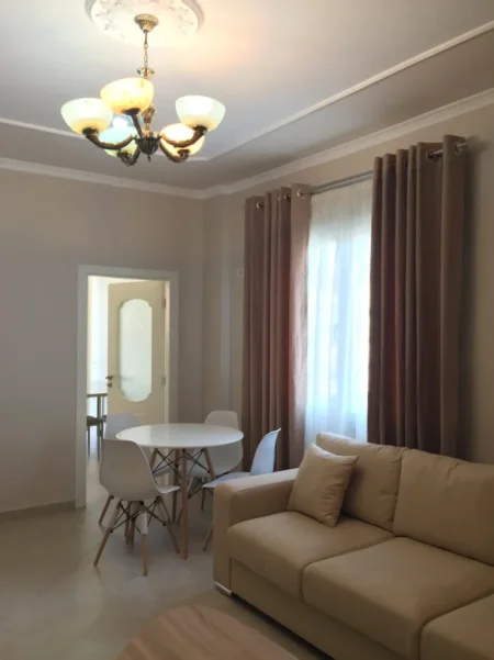Tirane, jepet me qera apartament 1+1 Kati 5, 70 m² 450 € (Rruga shefqet kuka)