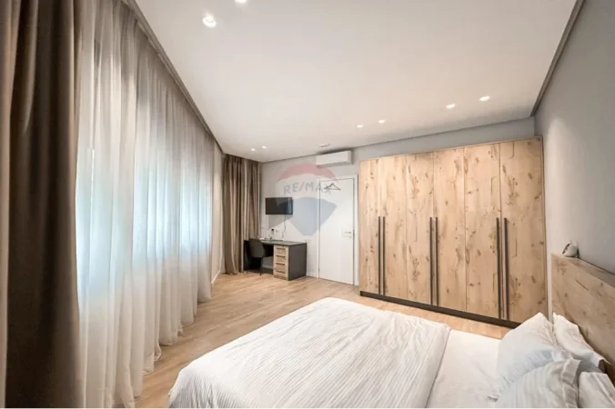 Tirane, shitet apartament 1+1 , 190 m² (Rruga e Barrikadave)