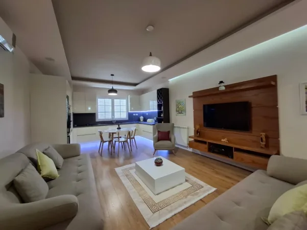 Tirane, jepet me qera apartament 2+1+Ballkon Kati 2, 100 m² 680 € (Spitali Amerikan2)