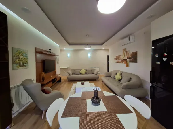 Tirane, jepet me qera apartament 2+1+Ballkon Kati 2, 100 m² 680 € (Spitali Amerikan2)