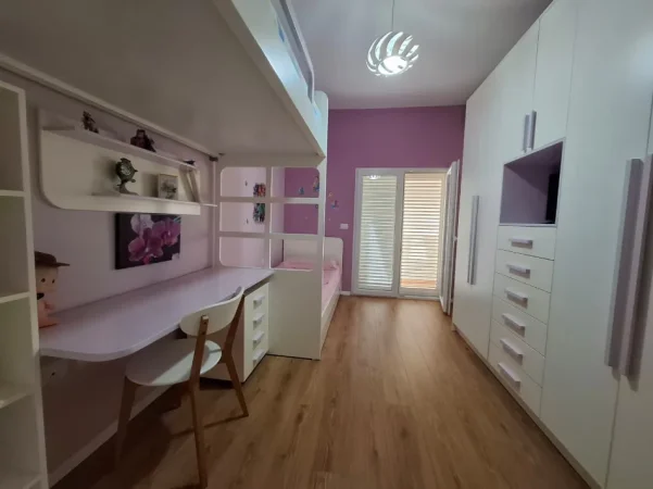 Tirane, jepet me qera apartament 2+1+Ballkon Kati 2, 100 m² 680 € (Spitali Amerikan2)