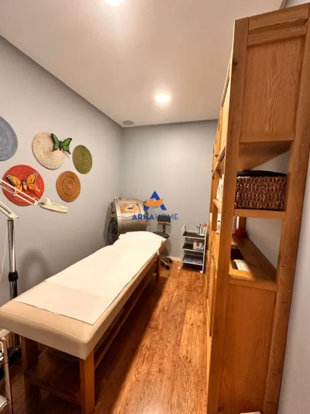 Tirane, jepet me qera ambjent biznesi Kati 1, 100 m² 1.500 € 
