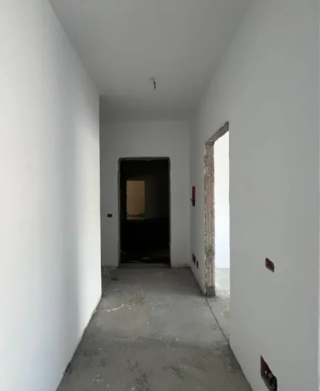 Tirane, shitet apartament 2+1 Kati 5, 120 m² 330.000 € (Komuna e Parisit)