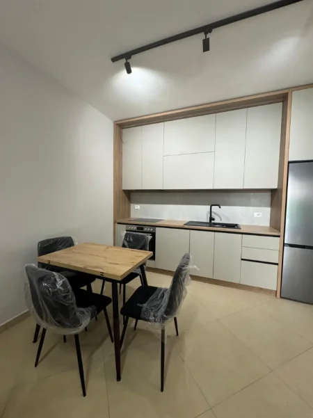 Tirane, jepet me qera apartament 2+1 Kati 0, 85 m² 700 € (Liqeni I Thate)