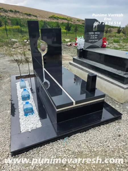 Tirane, ofroj Modele Varresh Graniti - Projektuar Nga Punime Varresh Eno Sharre - Tirane