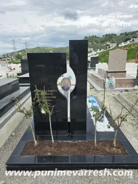 Tirane, ofroj Modele Varresh Graniti - Projektuar Nga Punime Varresh Eno Sharre - Tirane