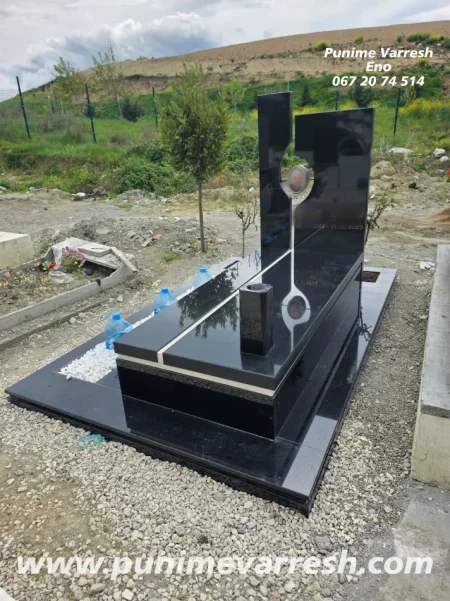 Tirane, ofroj Modele Varresh Graniti - Projektuar Nga Punime Varresh Eno Sharre - Tirane