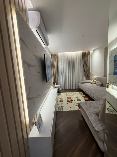 Tirane, shitet apartament 1+1+Ballkon Kati 3, 97 m² 175.000 €