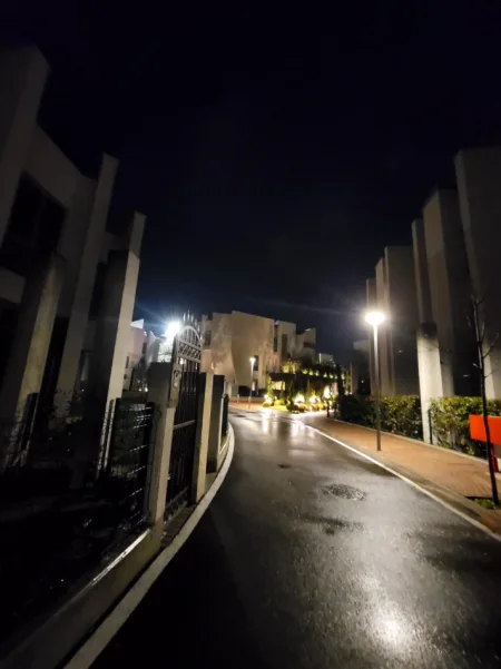 Tirane, jepet me qera Vile 2 Katshe Kati 0, 275 m² 5.000 € (Liqeni I thate)