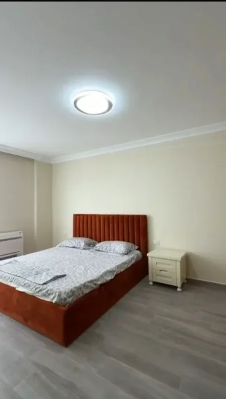 Tirane, jepet me qera apartament 1+1+Ballkon Kati 5, 67 m² 450 € (Rruga 5 Maji /Pallatet e Rindertimit)