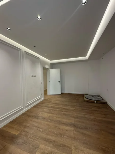 Tirane, jepet me qera ambjent biznesi Kati 1, 145 m² 1.200 € (Shkolla e Baletit, prane pasticeri Lej & Laj)