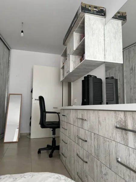 Tirane, jepet me qera apartament 1+1+Ballkon Kati 7, 67 m² 550 € (21 Dhjetori/Kompleksi Kontakt)