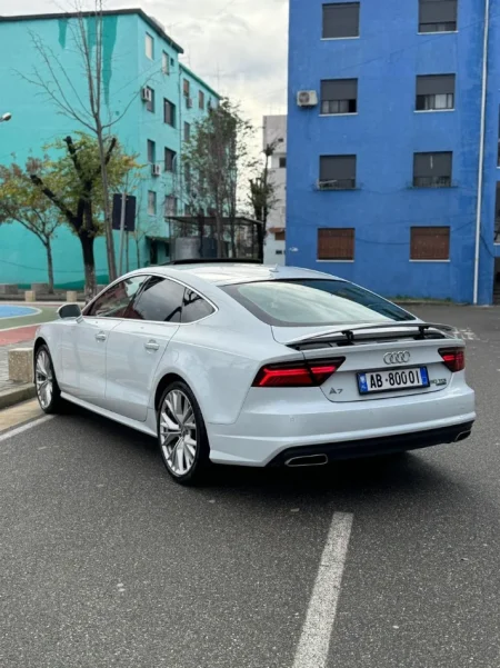 Durres, shitet makine AUDI A7 Nafte, e bardhë automatik Kondicioner 153.000 km 15.000 €