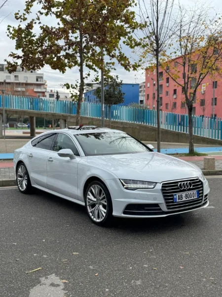 Durres, shitet makine AUDI A7 Nafte, e bardhë automatik Kondicioner 153.000 km 15.000 €