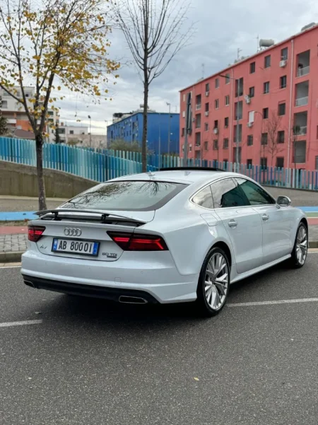 Durres, shitet makine AUDI A7 Nafte, e bardhë automatik Kondicioner 153.000 km 15.000 €