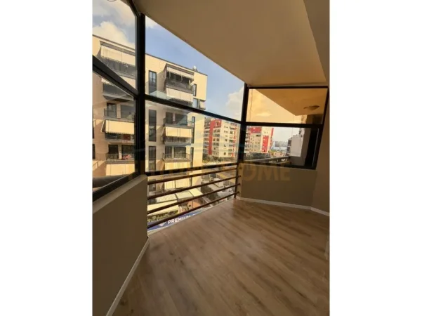 Tirane, shitet apartament 2+1 Kati 6, 127 m² 327.500 € (Rruga e Kosovarëve)