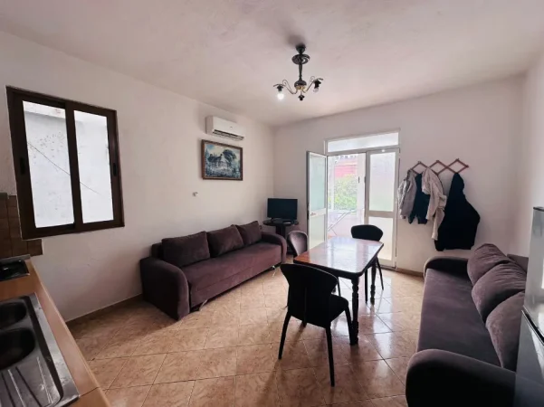 Tirane, jepet me qera apartament 1+1 Kati 2, 70 m² 350 € (21 Dhjetorw)