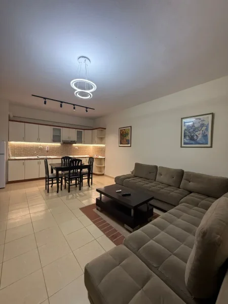 Tirane, jepet me qera apartament 1+1+Aneks+Ballkon Kati 2, 69 m² 500 € (ish stacioni i trenit)