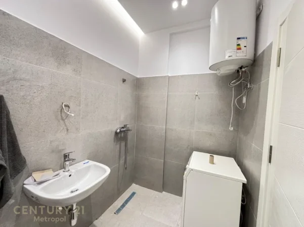 Tirane, jap me qera apartament 1+1+Ballkon Kati 2, 60 m² 