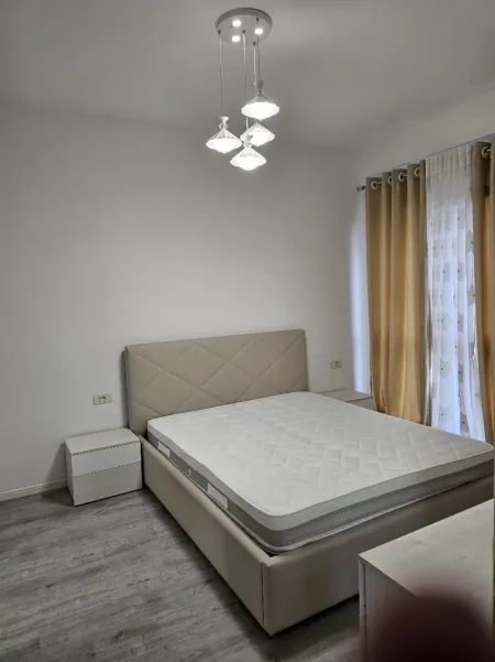 Tirane, jepet me qera apartament 2+1+Ballkon Kati 2, 85 m² 670 € (5 Maji)