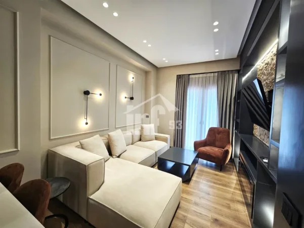 Tirane, jepet me qera apartament 1+1+Ballkon Kati 12, 70 m² 900 € (KOMPLEKSI “TIRANA GARDEN BUILDING”, RRUGA E “KAVAJËS”)