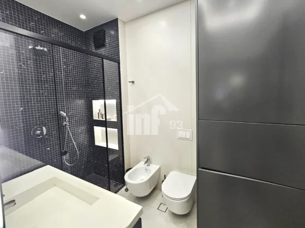 Tirane, jepet me qera apartament 1+1+Ballkon Kati 12, 70 m² 900 € (KOMPLEKSI “TIRANA GARDEN BUILDING”, RRUGA E “KAVAJËS”)