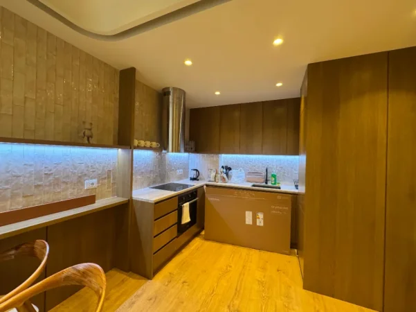 Tirane, jepet me qera apartament 1+1 , 