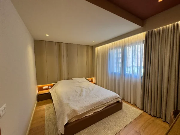 Tirane, jepet me qera apartament 1+1 , 