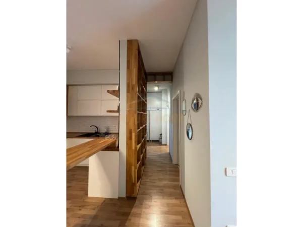 Tirane, jepet me qera apartament 2+1 Kati 5, 80 m² 600 € (Ali Demi)