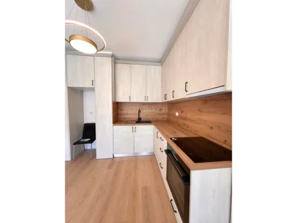 Tirane, shitet apartament 1+1+Ballkon , 61 m² 146.000 €