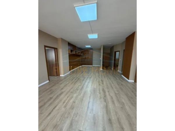 Tirane, shitet apartament 2+1 Kati 6, 127 m² (Rruga e Kosovareve)