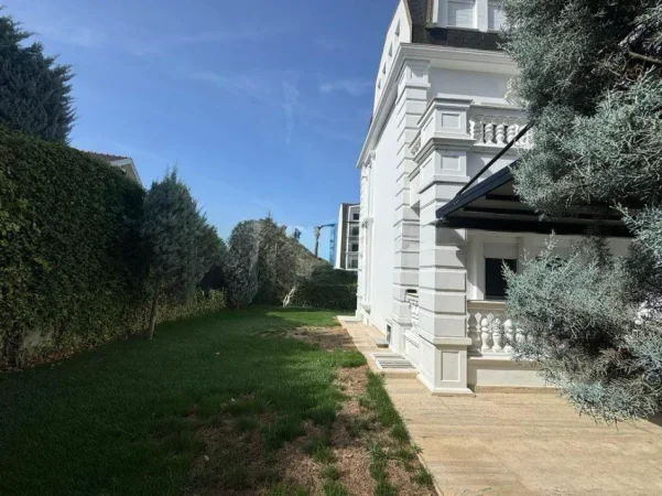 Shqiperi, shitet toke , 5.000 m² 600.000 € (Lunder)