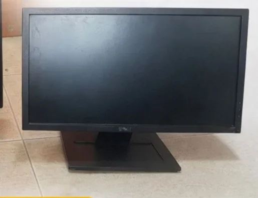 Tirane, shes Monitor Shitet paketë monitorësh funksional 100%, • Çmimi: 12 euro për copë